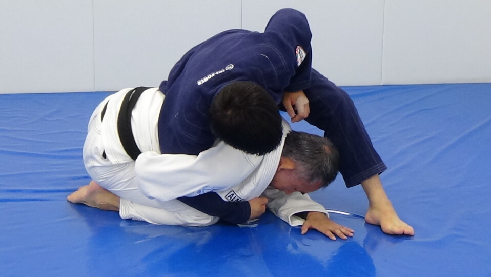 4. Turtle defense, Arm pin roll | トライフォース柔術オンライントレーニング Tri-force BJJ ...